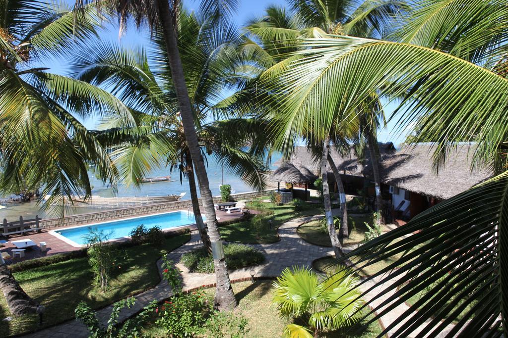 Ylang Hotel Ambondrona  Rum bild